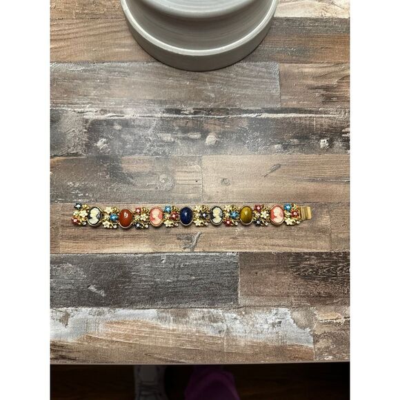 ‎Bracelet - Picture 1 of 5